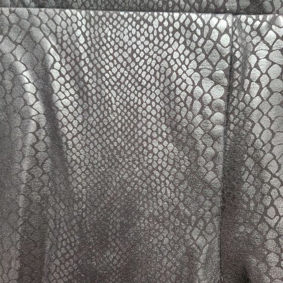 Torrid Pixie Size 2X Leggings Ankle Skinny Pants Black Snakeskin Print - Picture 2 of 11